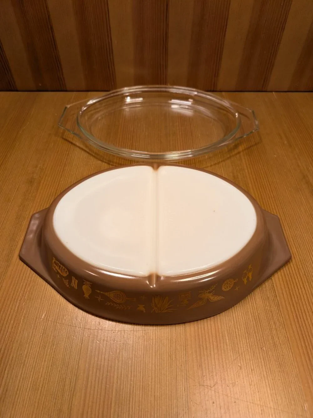 Vtg Pyrex EARLY AMERICAN HERITAGE Divided Casserole Dish 1.5 Qt w/945C Lid - EUC